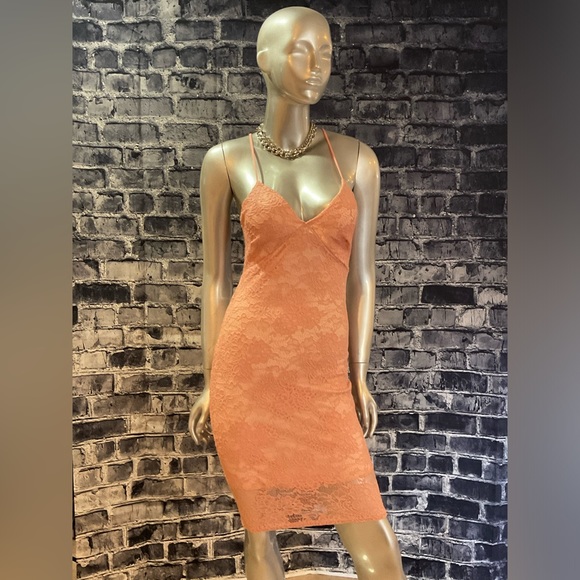 Peach Lace Stretchy Bodycon Dress - Picture 3 of 9